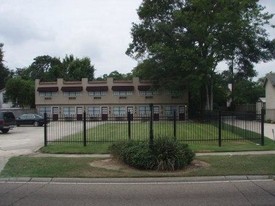 350 S Acadian Apartments