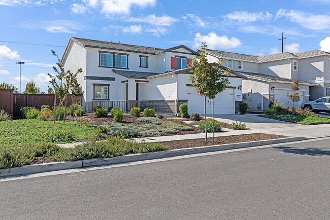 1266 Bray Dr in Woodland, CA - Building Photo - Building Photo