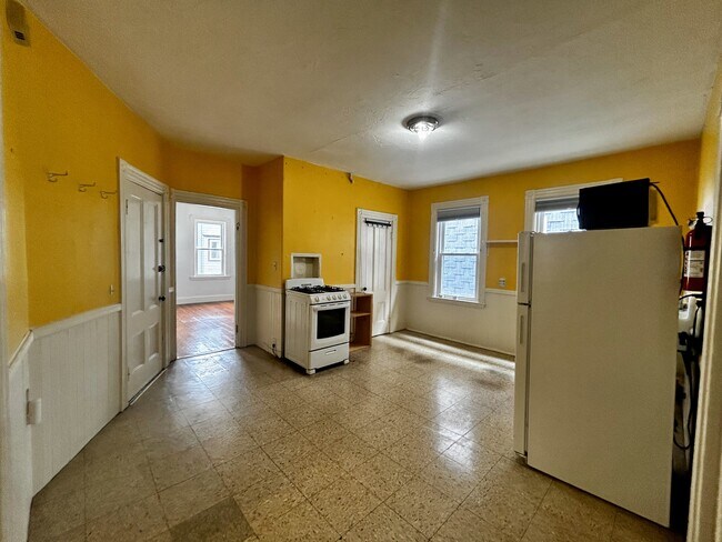 13 Anson St, Unit 2 in Boston, MA - Building Photo - Building Photo