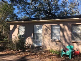 3444 Navajo St in North Charleston, SC - Building Photo