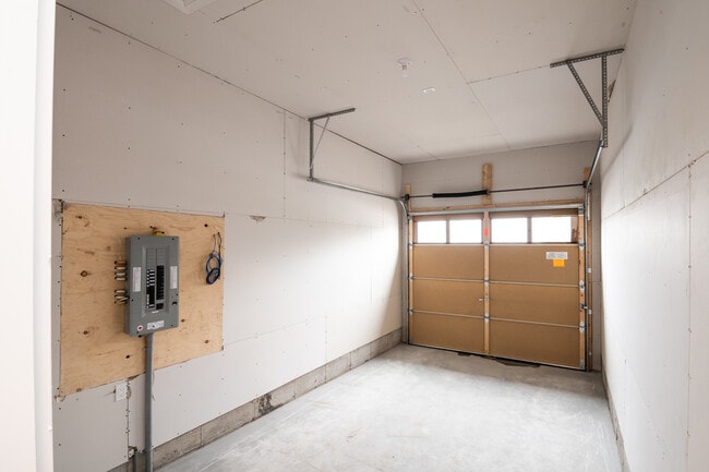 16028 Simcoe St in Port Perry, ON - Building Photo - Building Photo