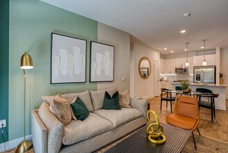 The Hayes in Aurora, CO - Foto de edificio - Building Photo