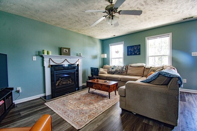 4918 Yorkchester Dr in Fayetteville, NC - Building Photo - Building Photo