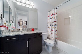 13884 Luna Dr in Naples, FL - Building Photo - Building Photo