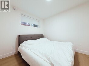 7489 17th Ave in Burnaby, BC - Building Photo - Building Photo