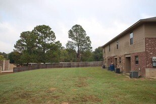 15996 FM 16 in Lindale, TX - Foto de edificio - Building Photo