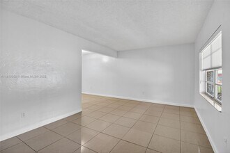 2744 SW 23rd Ter in Miami, FL - Building Photo - Building Photo