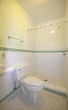 5656 Franklin Ave, Unit 5656 in Los Angeles, CA - Building Photo - Building Photo