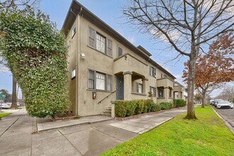 2728 T St in Sacramento, CA - Building Photo - Building Photo