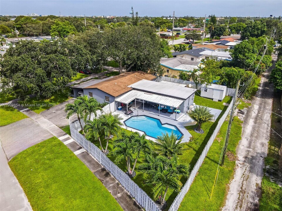 3338 Taft St in Hollywood, FL - Building Photo