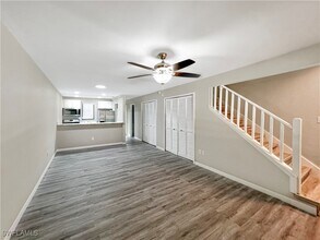 13532 Siesta Pines Ct in Ft. Myers, FL - Foto de edificio - Building Photo
