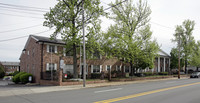 Colonial Village Apartments in Webster Groves, MO - Foto de edificio - Building Photo