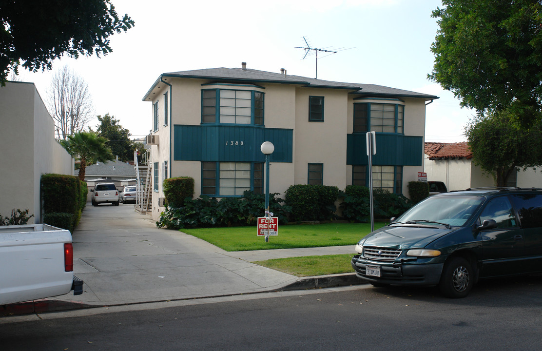 1380 E Maple St in Glendale, CA - Foto de edificio