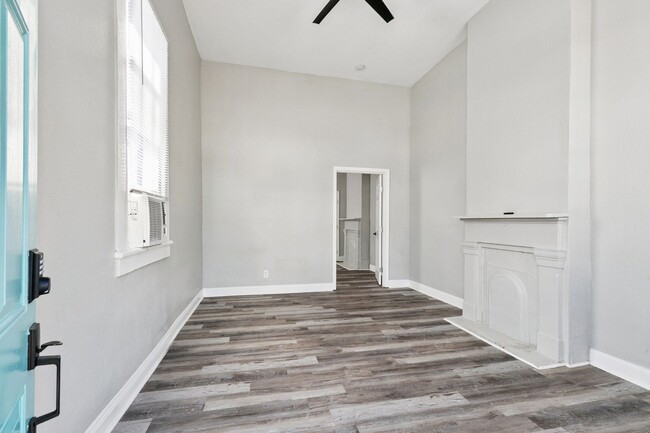 910-912 N Prieur St in New Orleans, LA - Building Photo - Building Photo