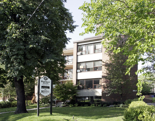 40 Walmer Rd Apartments in Toronto, ON - Building Photo - Building Photo