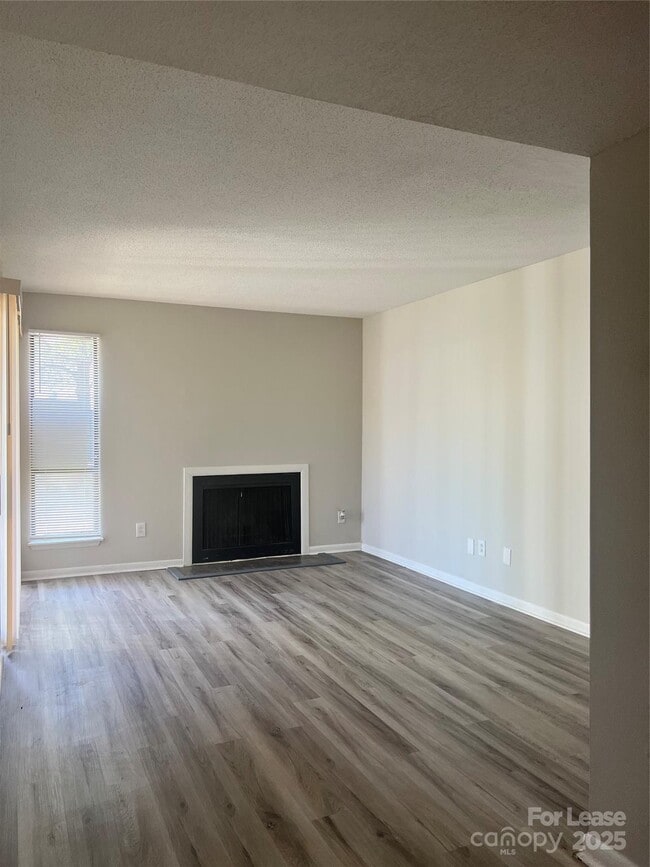 3215 Heathstead Place in Charlotte, NC - Building Photo - Building Photo