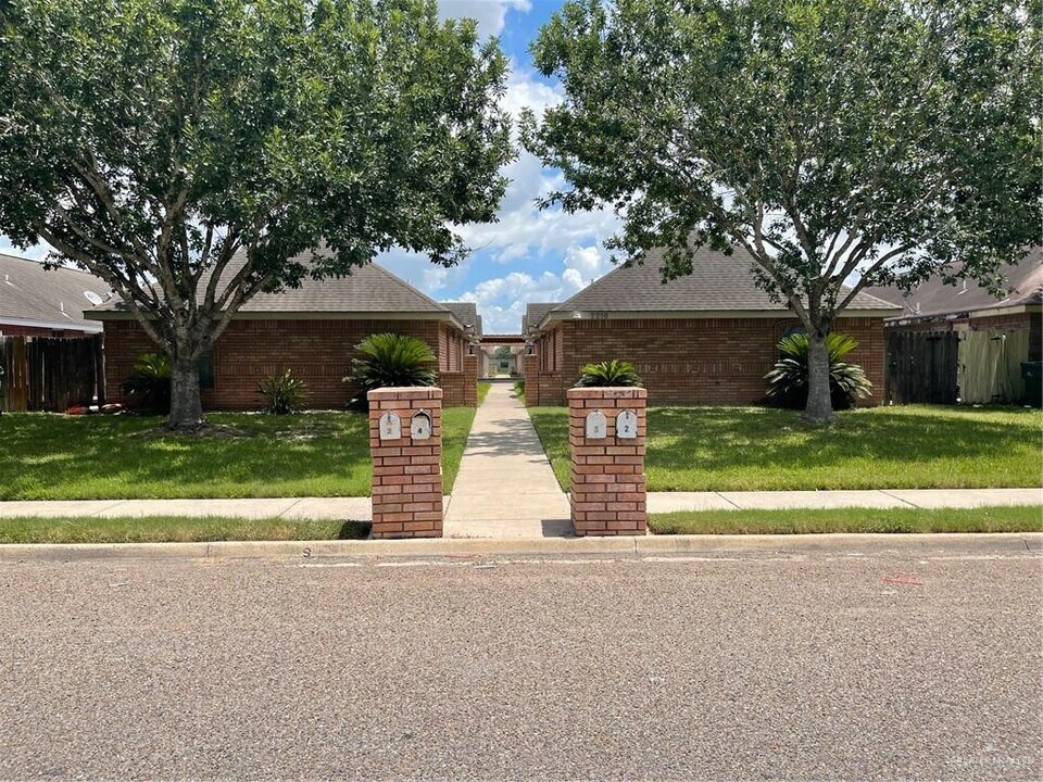 11 Erica in Pharr, TX - Building Photo