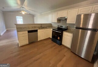 170 Fair Oaks Dr in Athens, GA - Building Photo - Building Photo