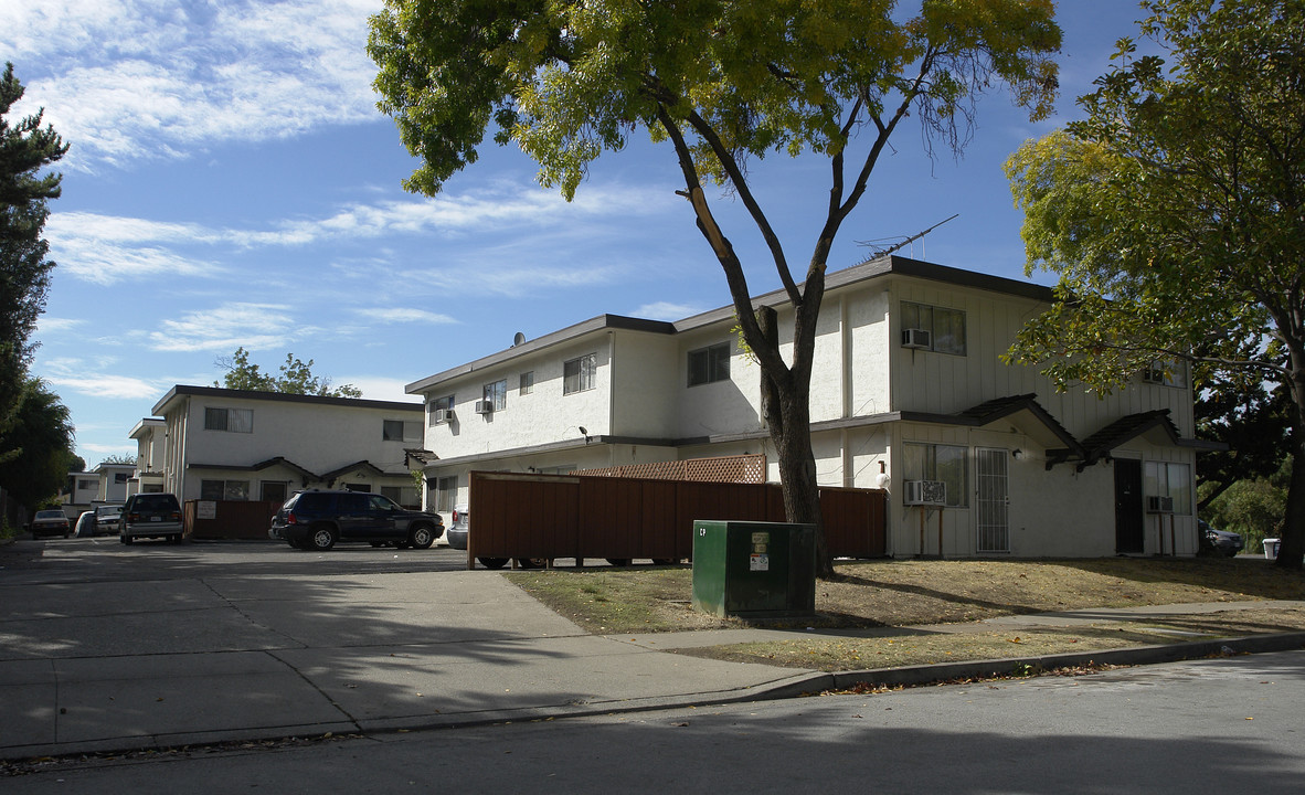 40414-40484 Grimmer Blvd in Fremont, CA - Building Photo