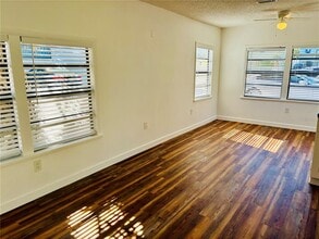 19142 Whispering Pines Dr in Indian Shores, FL - Building Photo - Building Photo