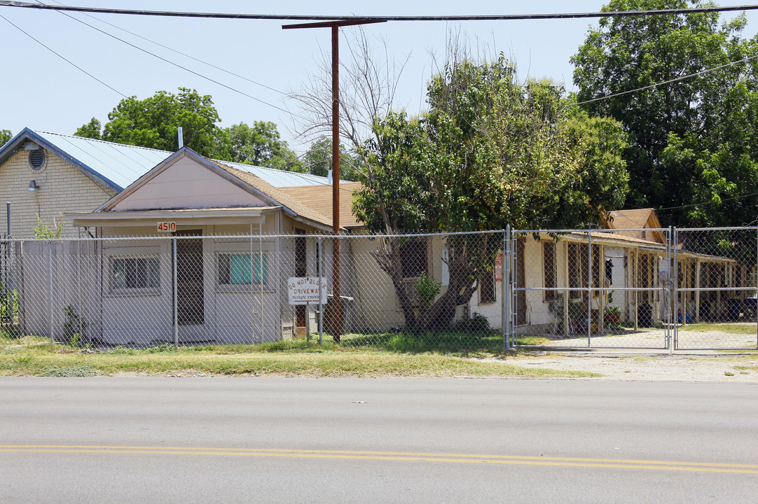 4510 S Presa St in San Antonio, TX - Foto de edificio