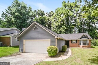 5951 Old Wellborn Trce in Lithonia, GA - Building Photo - Building Photo