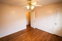 5235 Beechnut St photo'