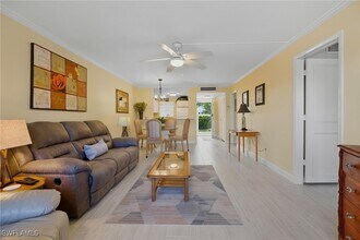 49 High Point Cir S in Naples, FL - Building Photo - Building Photo