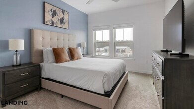 12525 Tibbets Ln, Unit 2404 in Jacksonville, FL - Foto de edificio - Building Photo