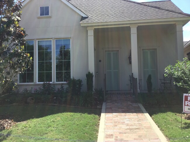 property at 717 S Corniche Du Lac