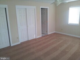 8406 Westview Rd in Wilmington, DE - Building Photo