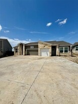 105 Everett Ct in Jarrell, TX - Building Photo
