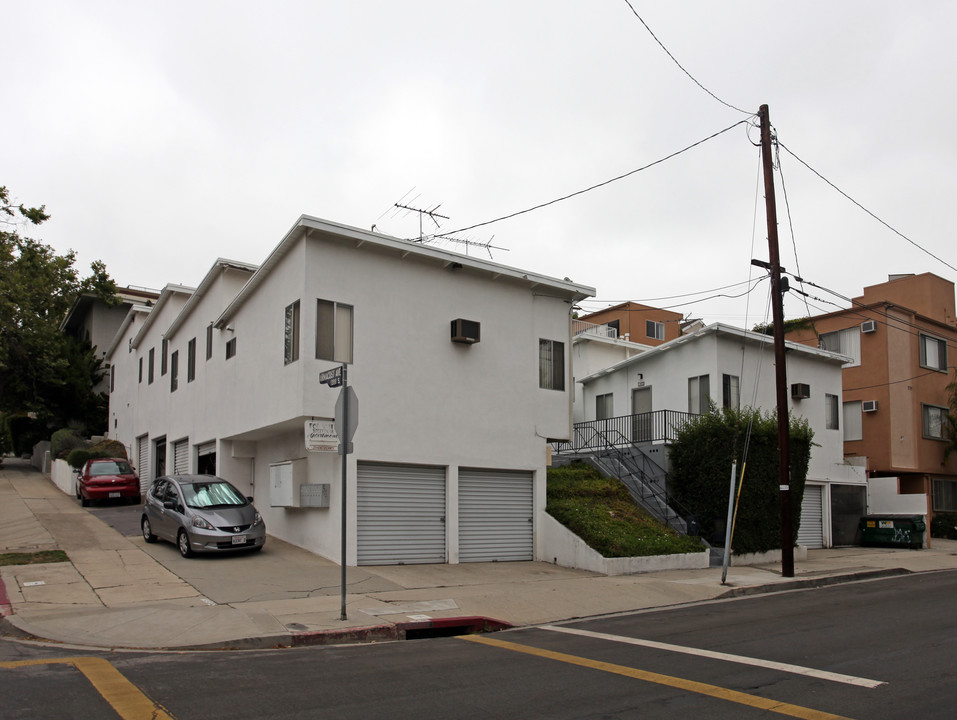 11873 Rochester Ave in Los Angeles, CA - Building Photo