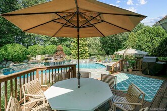 24 Charnwood Dr in Suffern, NY - Building Photo - Building Photo