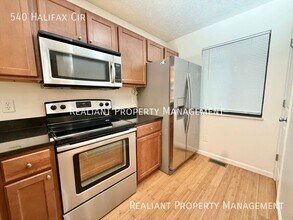 540 Halifax Cir in Cincinnati, OH - Building Photo - Building Photo