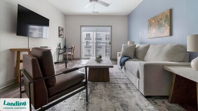 900 E Six Forks Rd in Raleigh, NC - Building Photo - Building Photo