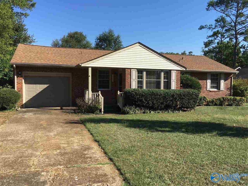 7204 Chadwell Rd SW in Huntsville, AL - Building Photo