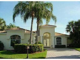 9067 Long Lake Palm Dr in Boca Raton, FL - Building Photo