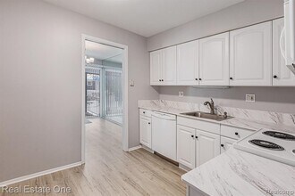 31085 Pheasant Run St in Farmington Hills, MI - Building Photo - Building Photo