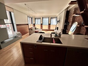 681 Washington St, Unit 2 in Boston, MA - Building Photo - Building Photo
