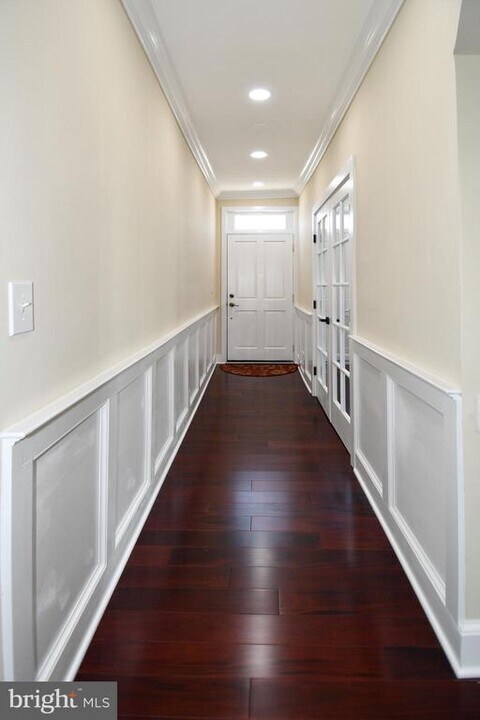 216 S Henry St in Alexandria, VA - Building Photo