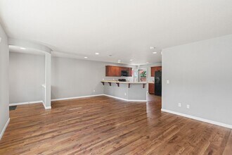 895 SW Windrose Terrace in Beaverton, OR - Building Photo - Building Photo