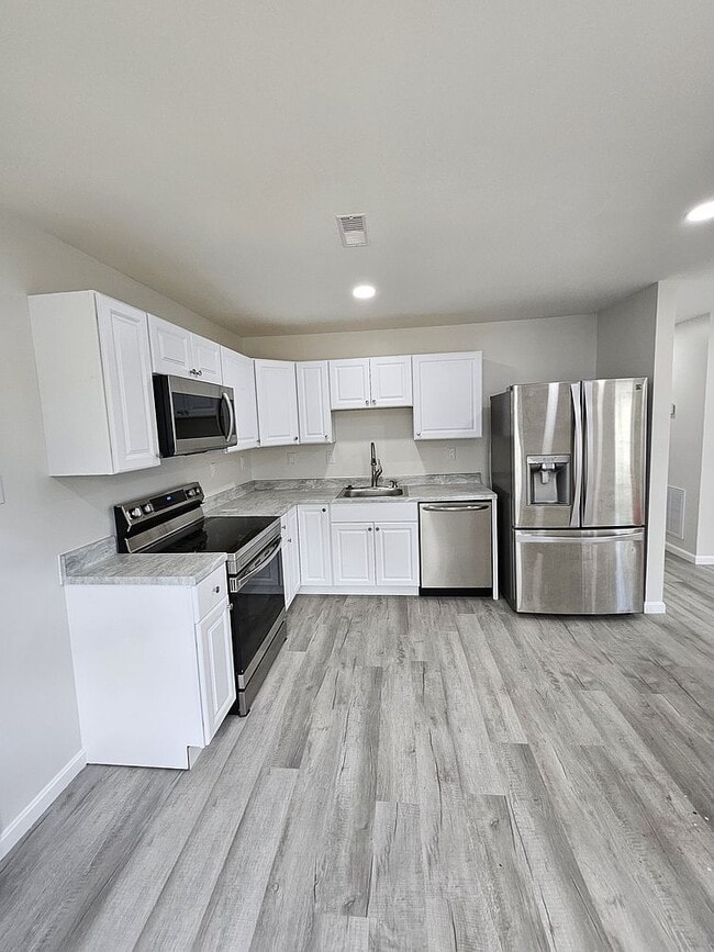 817 Elfin Ave in Capitol Heights, MD - Building Photo - Building Photo
