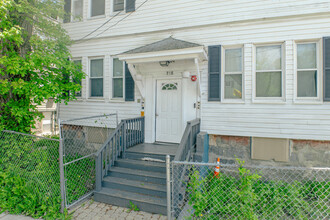 318 Fuller St in Boston, MA - Foto de edificio - Building Photo