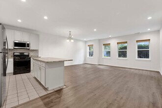 948 W 15th Pl in Chicago, IL - Building Photo - Building Photo