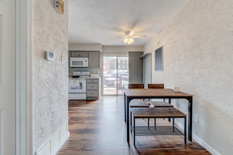 10161 Squire Meadows Dr, Unit C in St. Louis, MO - Foto de edificio - Building Photo