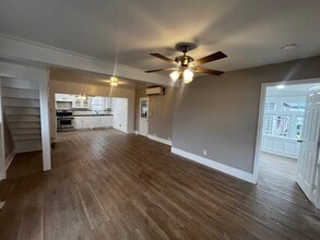 201 E Eagle St in Long Beach, CA - Building Photo - Building Photo