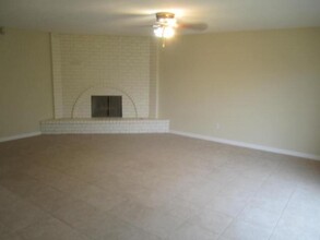 5114 Shadowridge Dr in Houston, TX - Building Photo - Building Photo
