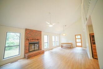 2020 Cynthia Dr in Tallahassee, FL - Building Photo - Building Photo