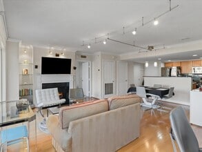 1220 N Fillmore St, Unit 909 in Arlington, VA - Building Photo - Building Photo